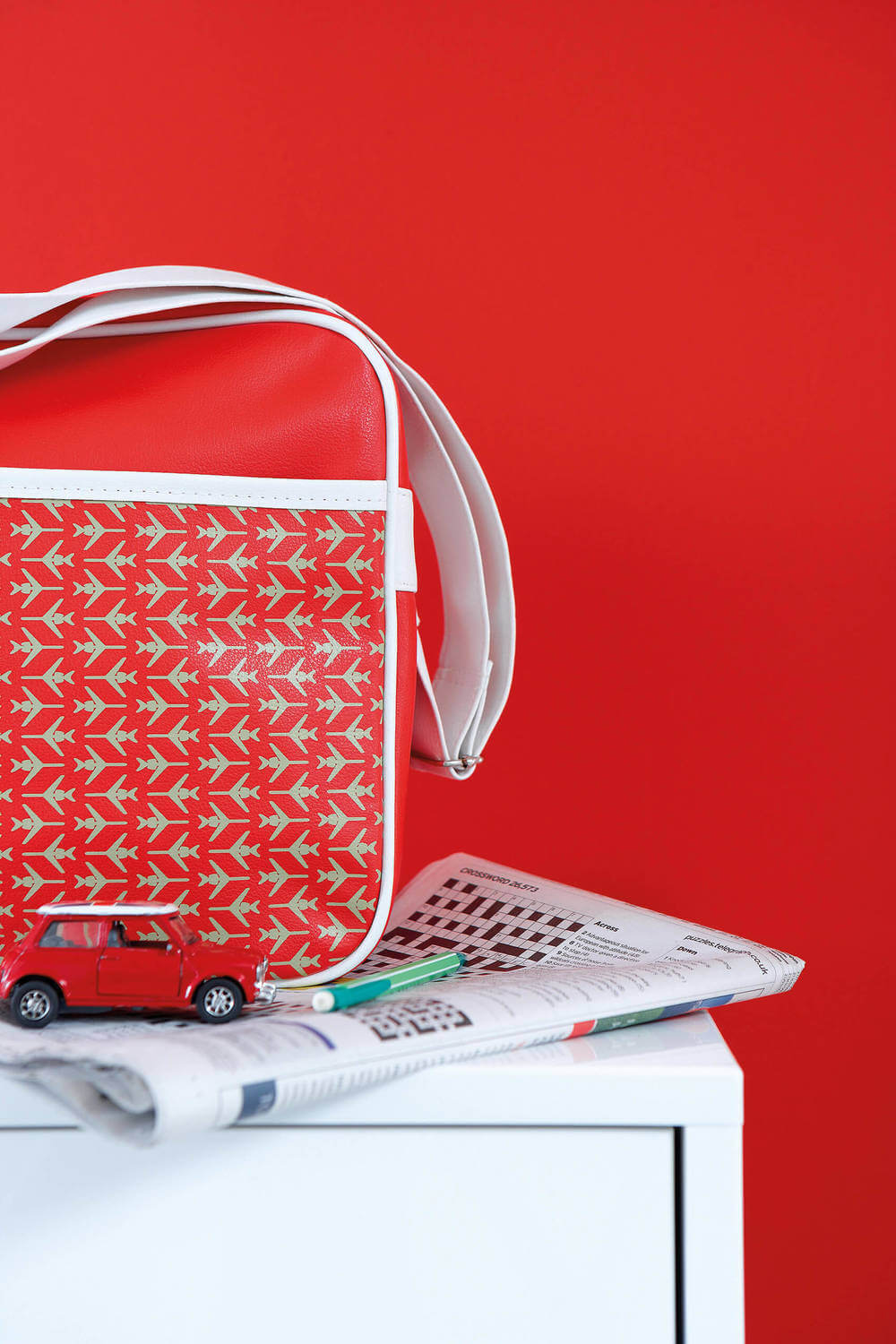 Little Greene Traditional Oil Primer Atomic Red 190 PaintGreene.nl